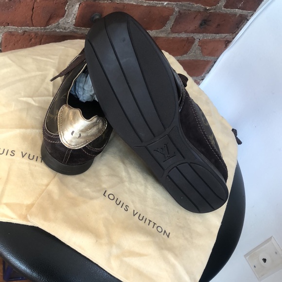 Authentic Louis Vuitton Monogram sneakers - Picture 3 of 5